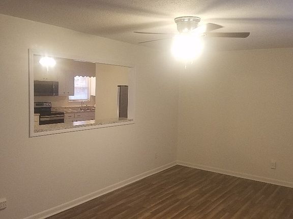 5th image of 1885 Plantation Dr SE
