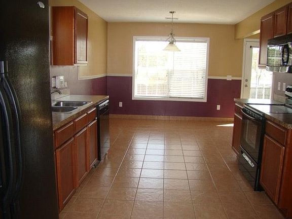 Kitchen/eating area