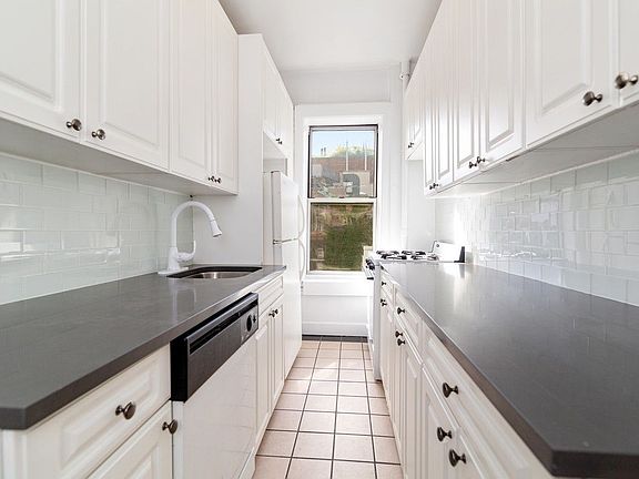 2nd image of 241 W 13th St APT 18