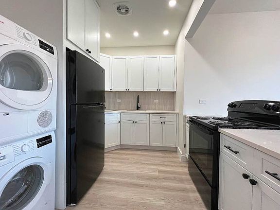 4th image of 952 Bedford Ave #2B