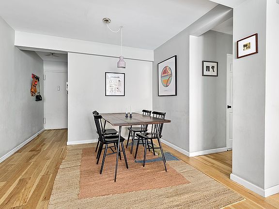 3rd image of 135 Willow St APT 206