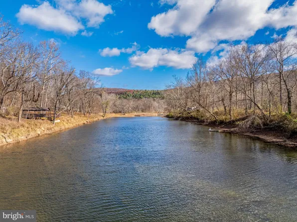12946 Cacapon Rd, Great Cacapon, WV 25422