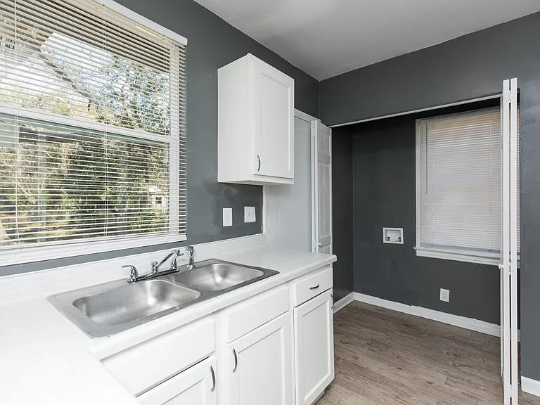 3101 3rd Street Cir N — Photo 8