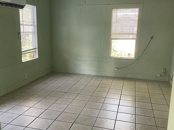 5th image of 2205 Roosevelt Ave