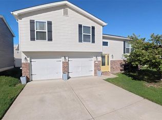 17 Faith Dr, Fairview Heights, IL 62208