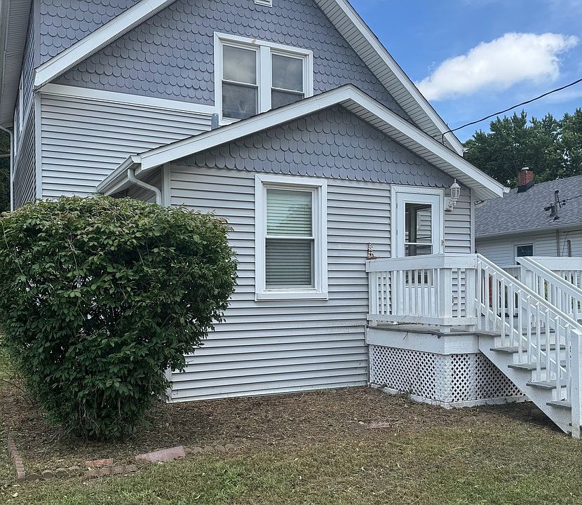 2nd image of 1604 W Washington St