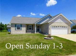 275 Falcon Dr E, Highland, IL 62249