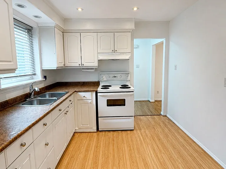 7154 Fayette Cir #UPPER — Photo 3