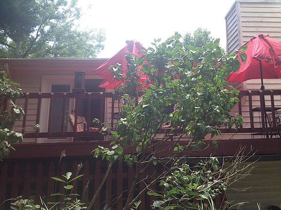 2nd image of 3912 Arbor Ln SE