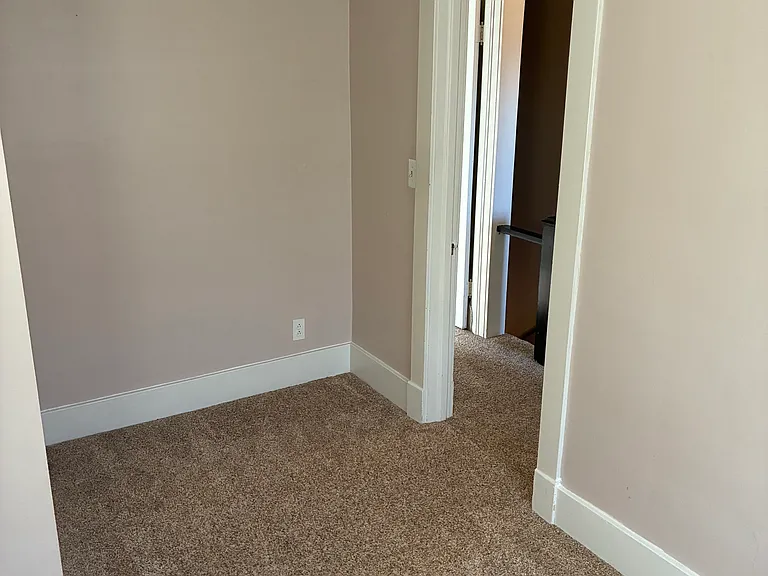 511 Wallace Ave — Photo 9