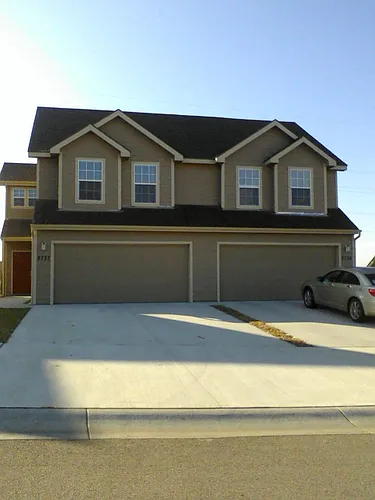 2731-2733 Elm Creek Photo 1 2731-2733 Elm Creek Photo 1
