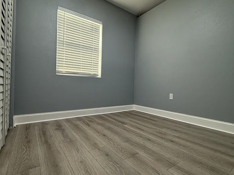 1314 W Rambla St — Photo 8