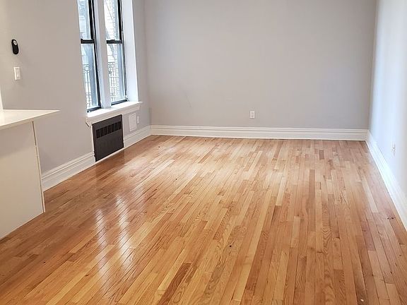 5th image of 370 Manhattan Ave APT 5D