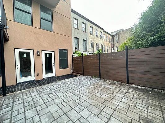 Rented by Dream Space Realty | media 10