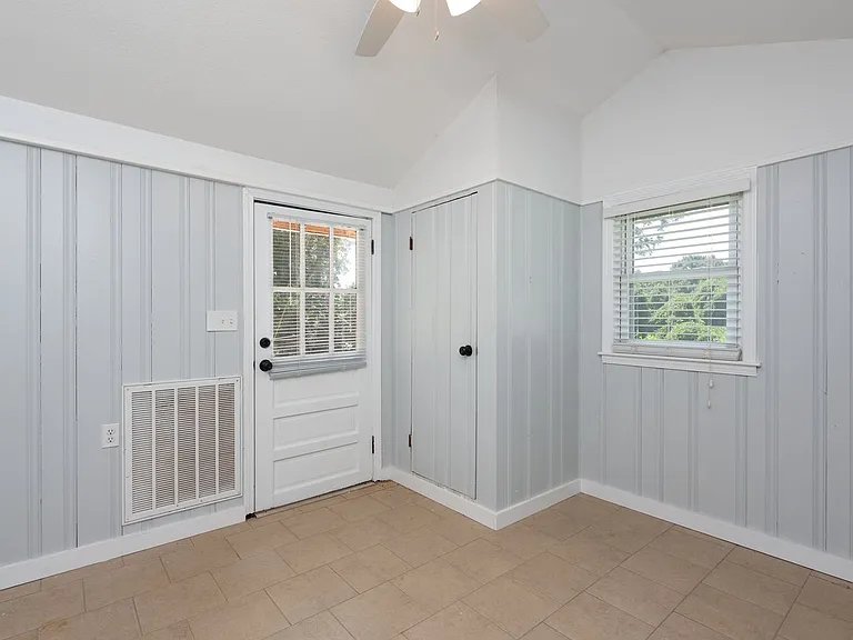 2615 West Main St — Photo 24