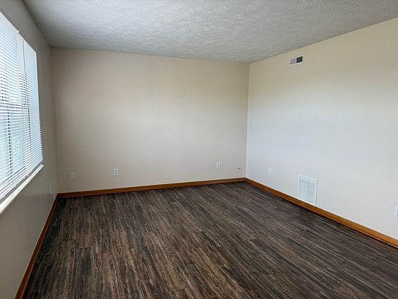 4th image of 1928 Meadowland Ln #1928M-A