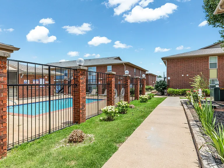 Side Pool View