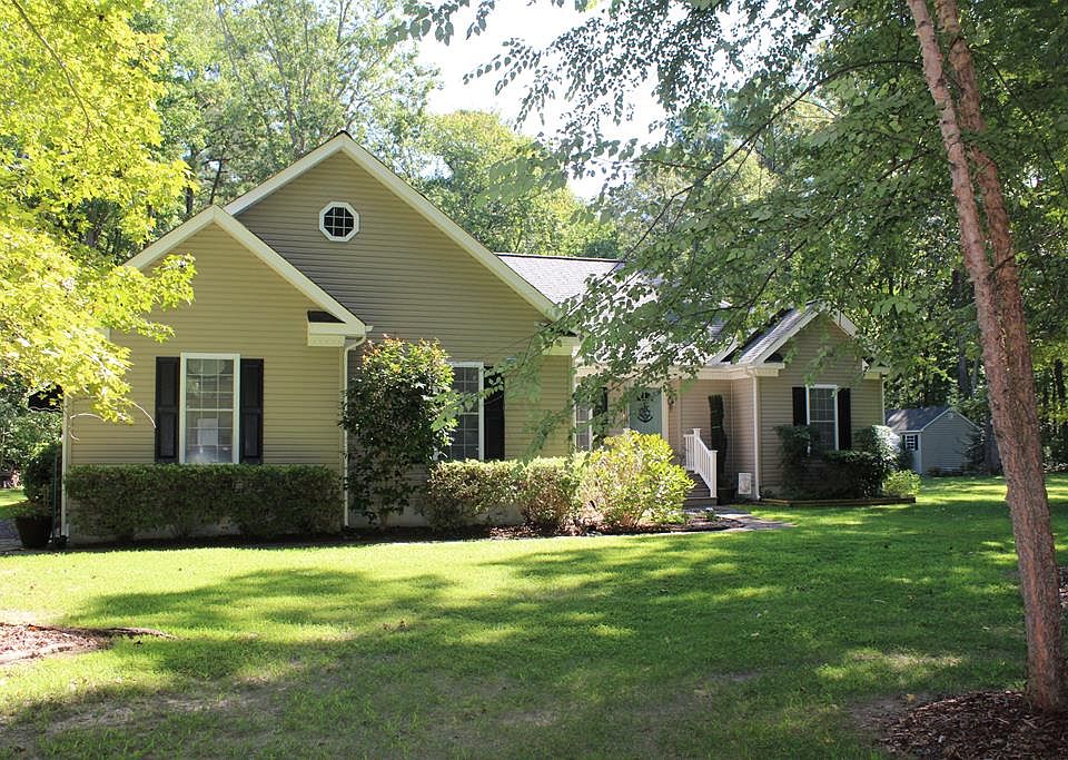 1st image of 49 Blue Heron Dr