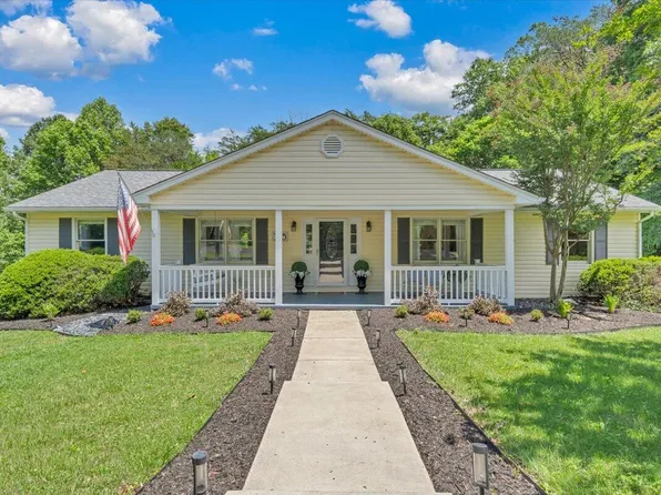 120 Charolais Cir, Troutville, VA 24175