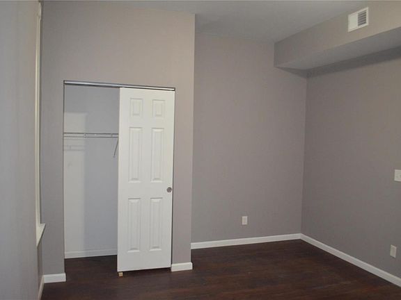 4th image of 3423 Montana St