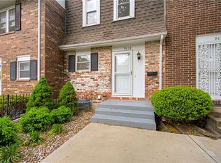 9633 Perry Ln, Overland Park, KS 66212