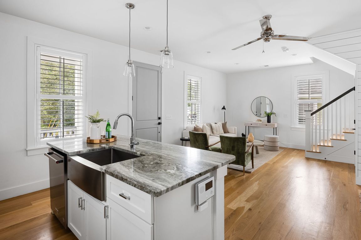 next background image