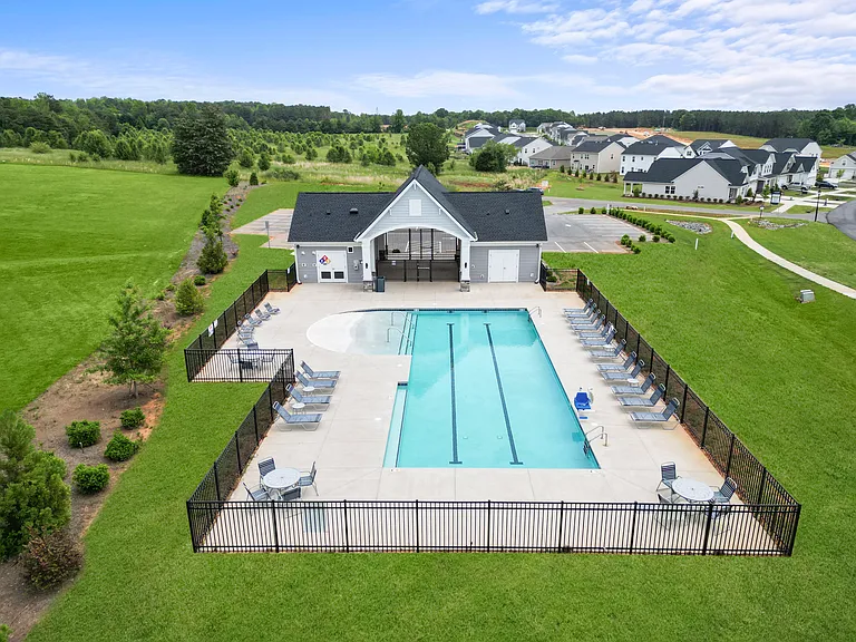 4467 Dover Ct — Photo 24
