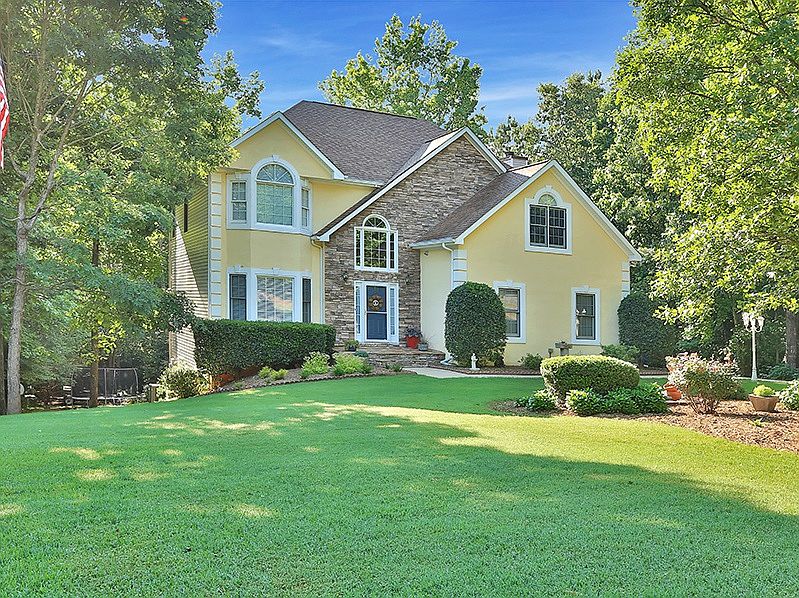 1st image of 35 Barrington Grange Dr