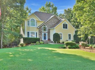 35 Barrington Grange Dr, Sharpsburg, GA 30277