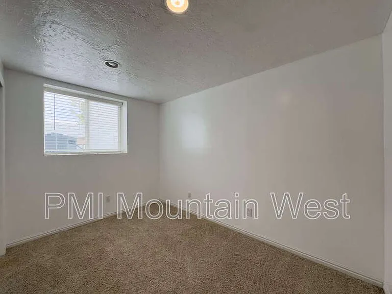 2419 W 1850 N — Photo 38
