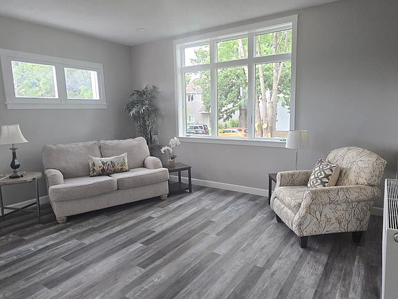 3rd image of 12 Oakley Ave