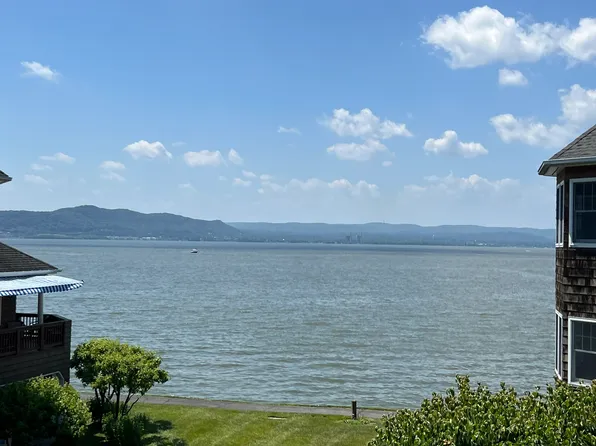 517 Half Moon Bay Dr, Croton On Hudson, NY 10520
