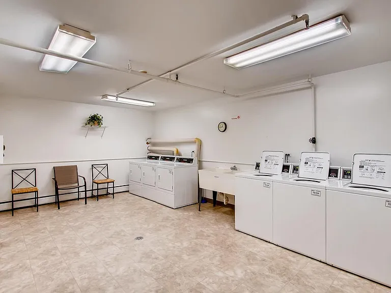 Maple Park Apartments — Photo 8