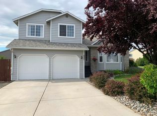2453 Highland View Dr, East Wenatchee, WA 98802