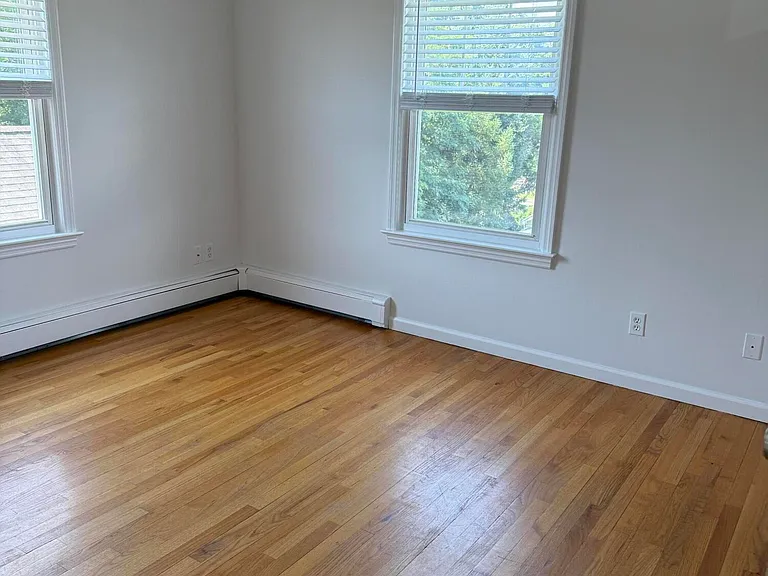 48 Le Grande Ave #2 — Photo 10