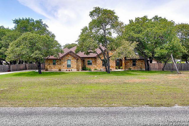 1st image of 113 Rosewood Dr