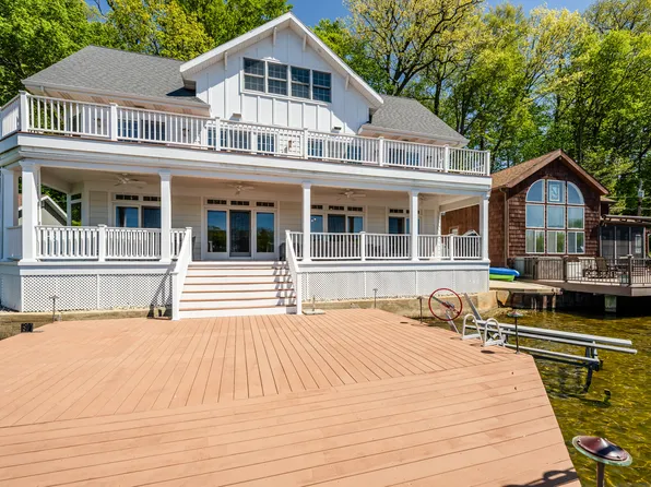 8568 Lake Ave, Watervliet, MI 49098