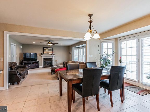 2nd image of 3527 Fox Hill Dr #103
