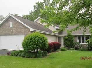 2082 Grandchester Pl, Rockford, IL 61107