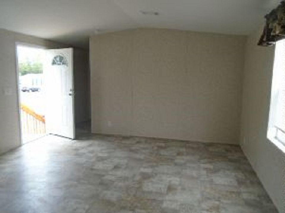 2nd image of 4702 Green Grass Pl