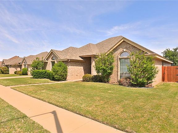 2nd image of 702 Lone Star Dr