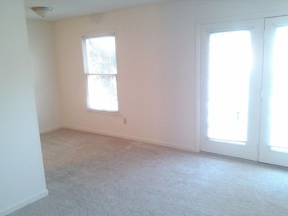 5th image of 3550 Kenesaw Dr APT 46