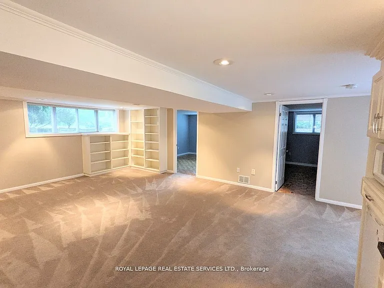 1602 Lincolnshire Blvd — Photo 15