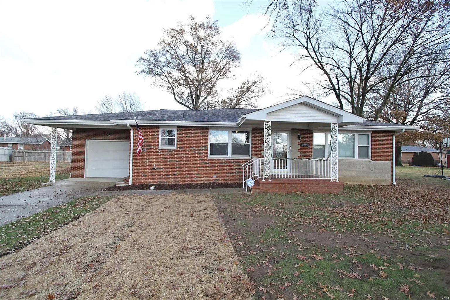 655 Maurice St photo 1