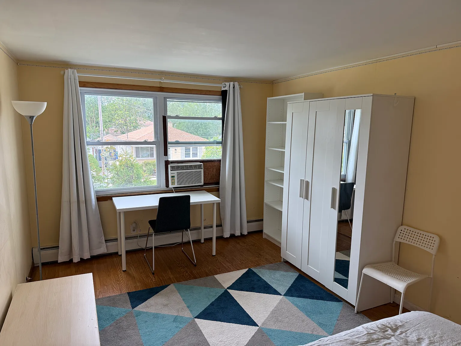 1 bed, 400 sqft, $695 — Photo 4