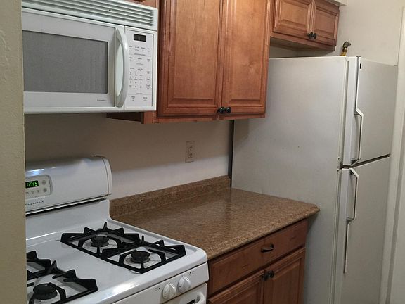 New kitchen cabinets and gas stove