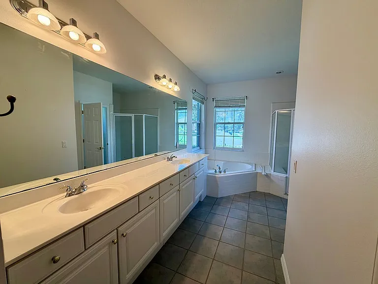4554 Shanewood Ct — Photo 6