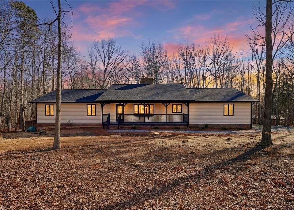 1st image of 4738 Endwell Rd