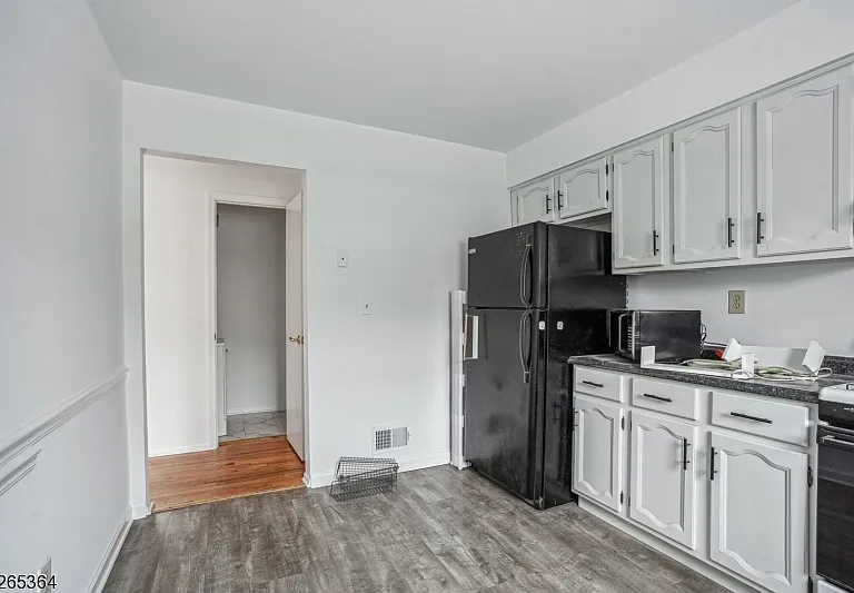 38 Park St #13D — Photo 14
