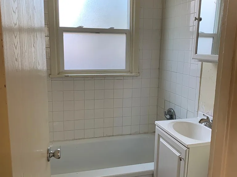 1110 W 14th St #2 — Photo 5